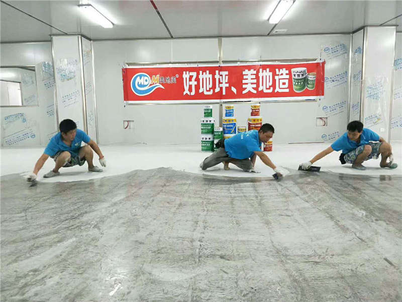 金刚砂耐磨地坪材料施工中，能这样增强地坪的实用性