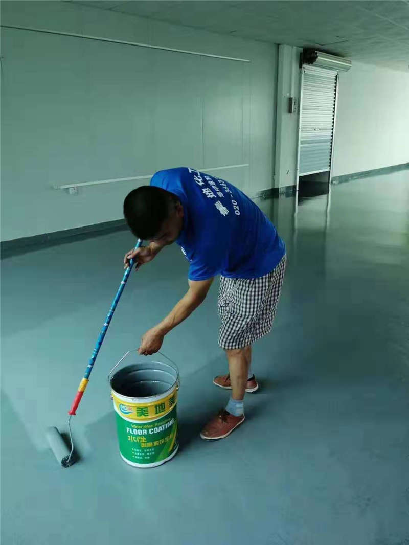 影响重庆水性地坪漆公司发展的外部因素有哪些？